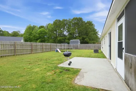 104 Foxden Drive Hubert NC 28539