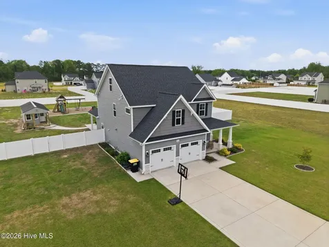 966 Appaloosa Trail Grimesland NC 27837