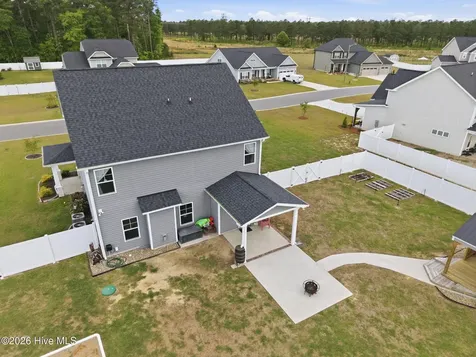 966 Appaloosa Trail Grimesland NC 27837