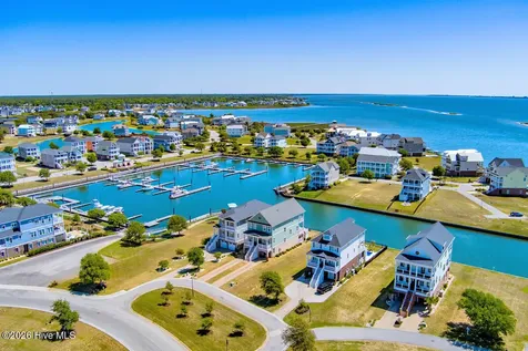 101 Nautical Pointe Newport NC 28570