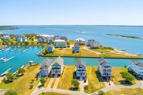 101 Nautical Pointe Newport NC 28570
