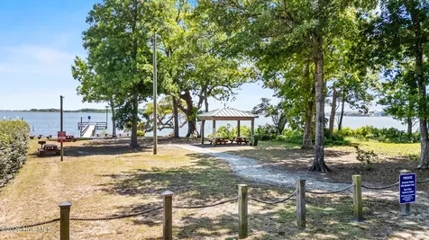 247 Shellbank Drive Sneads Ferry NC 28460