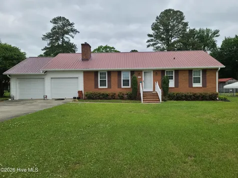 1932 Hullwood Drive Kinston NC 28504