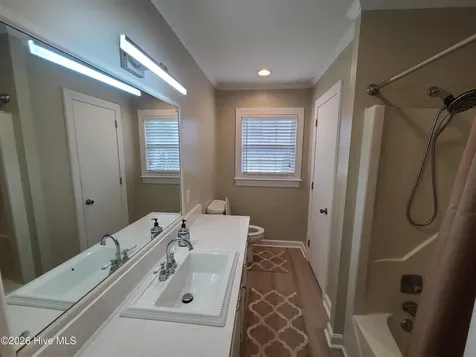 1932 Hullwood Drive Kinston NC 28504