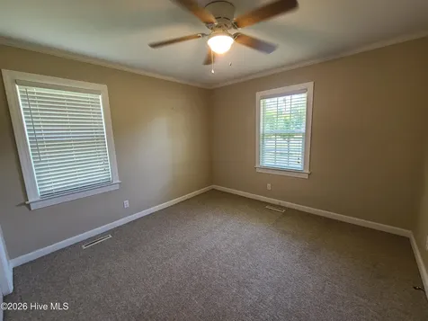 1932 Hullwood Drive Kinston NC 28504