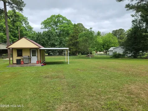 1932 Hullwood Drive Kinston NC 28504