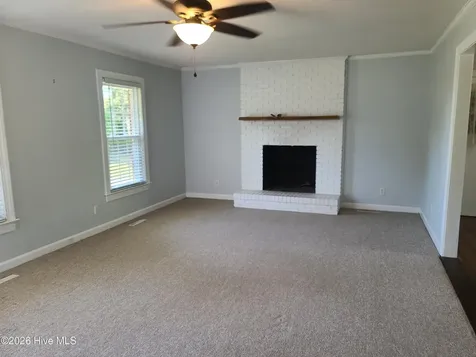 1932 Hullwood Drive Kinston NC 28504