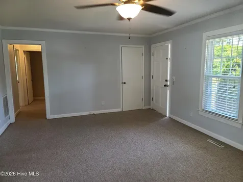 1932 Hullwood Drive Kinston NC 28504