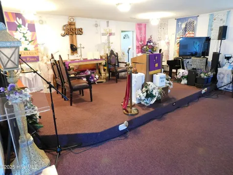 1505 Woodlawn Street Laurinburg NC 28352