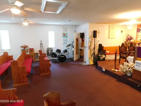 1505 Woodlawn Street Laurinburg NC 28352