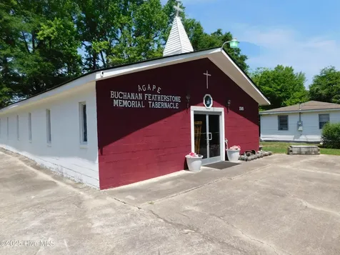 1505 Woodlawn Street Laurinburg NC 28352