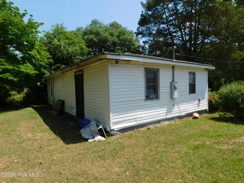 1505 Woodlawn Street Laurinburg NC 28352
