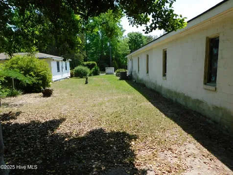 1505 Woodlawn Street Laurinburg NC 28352