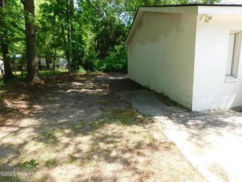 1505 Woodlawn Street Laurinburg NC 28352