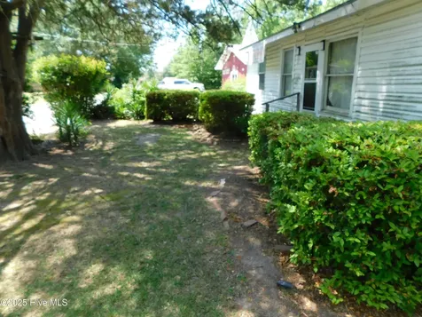 1505 Woodlawn Street Laurinburg NC 28352