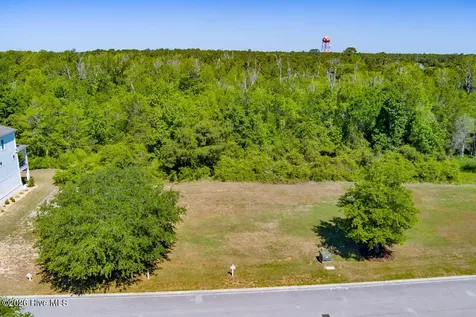 214 Colleton Square Newport NC 28570