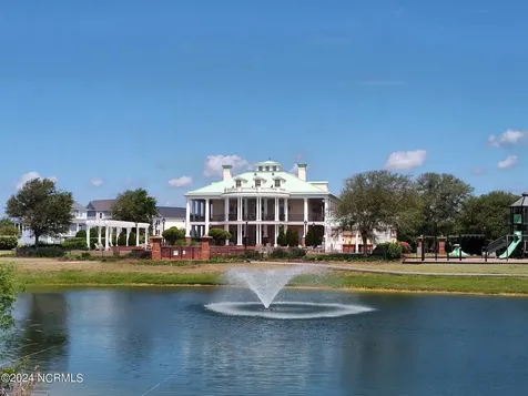 214 Colleton Square Newport NC 28570