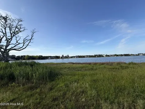 564 Sheldrake Court Beaufort NC 28516