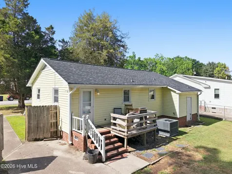 310 White Oak Street Jacksonville NC 28540