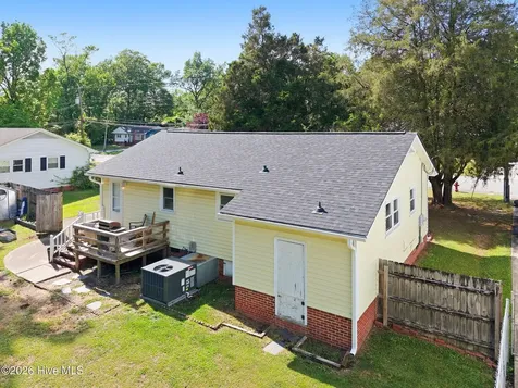 310 White Oak Street Jacksonville NC 28540