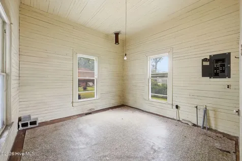 211 Pollock Street Pollocksville NC 28573