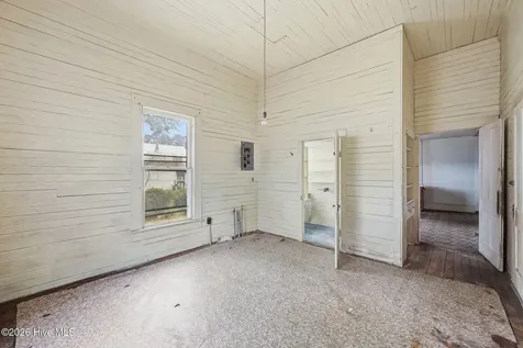 211 Pollock Street Pollocksville NC 28573