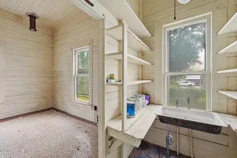 211 Pollock Street Pollocksville NC 28573