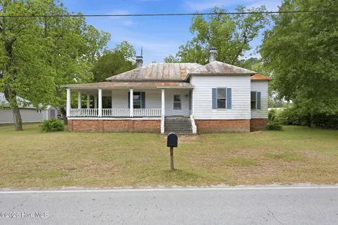 211 Pollock Street Pollocksville NC 28573