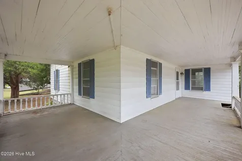 211 Pollock Street Pollocksville NC 28573