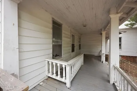 211 Pollock Street Pollocksville NC 28573