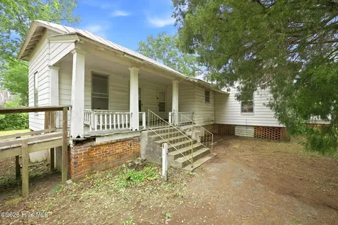 211 Pollock Street Pollocksville NC 28573