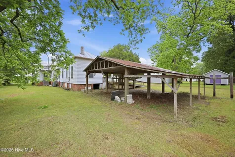 211 Pollock Street Pollocksville NC 28573