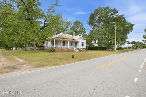 211 Pollock Street Pollocksville NC 28573