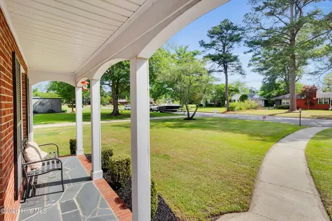 1912 Greenbriar Road Kinston NC 28501