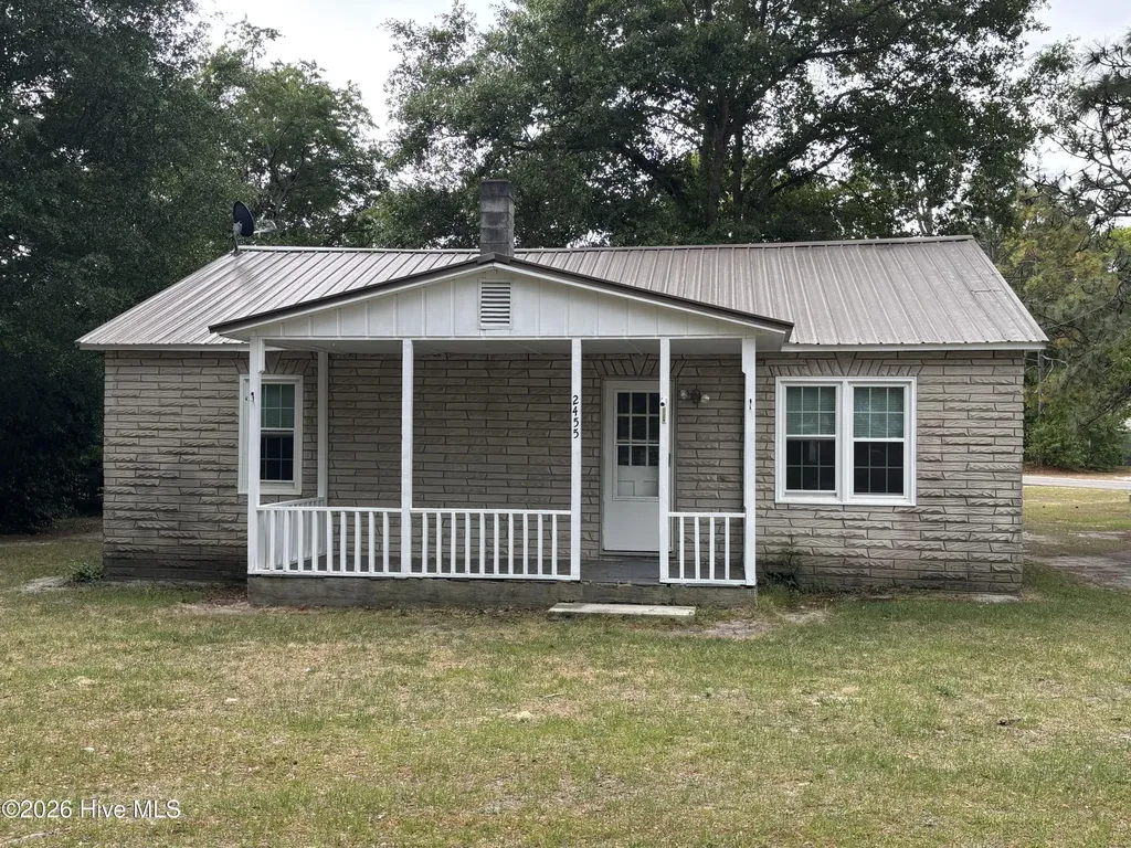 2455 Quewhiffle Road Aberdeen NC 28315