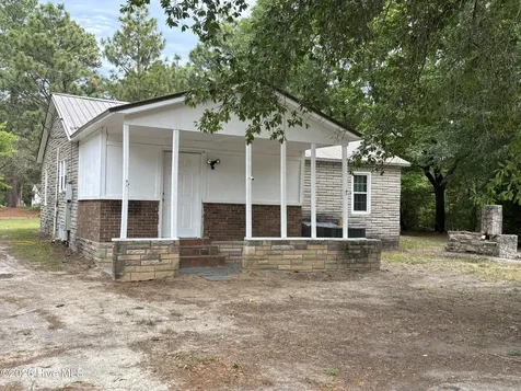 2455 Quewhiffle Road Aberdeen NC 28315