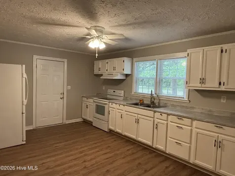 2455 Quewhiffle Road Aberdeen NC 28315