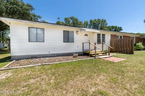 404 Norton Street Oak Island NC 28465