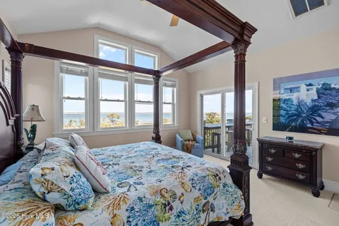 4204 Emerald Drive Emerald Isle NC 28594