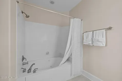 4204 Emerald Drive Emerald Isle NC 28594