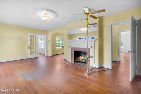 402 Madam Moores Lane New Bern NC 28562
