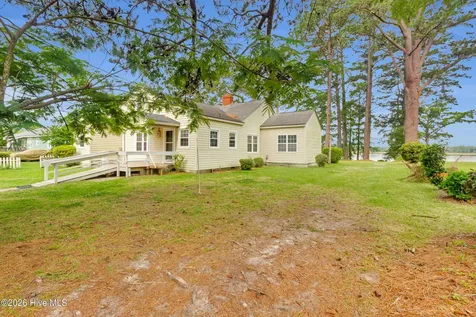 402 Madam Moores Lane New Bern NC 28562