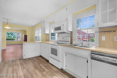 402 Madam Moores Lane New Bern NC 28562