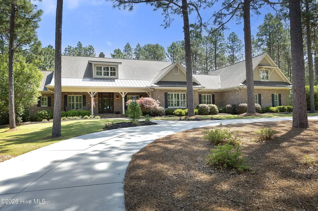 35 Quaker Ridge Road Pinehurst NC 28374