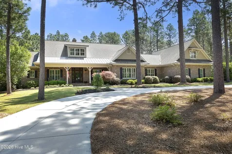 35 Quaker Ridge Road Pinehurst NC 28374