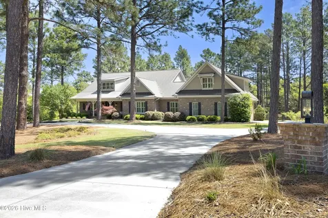 35 Quaker Ridge Road Pinehurst NC 28374