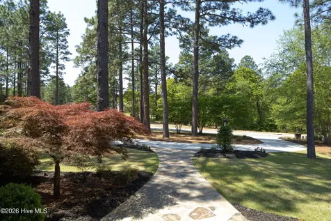 35 Quaker Ridge Road Pinehurst NC 28374