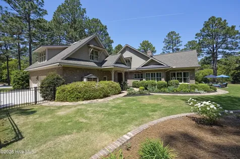 35 Quaker Ridge Road Pinehurst NC 28374