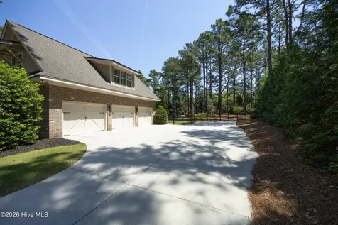 35 Quaker Ridge Road Pinehurst NC 28374