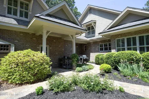 35 Quaker Ridge Road Pinehurst NC 28374